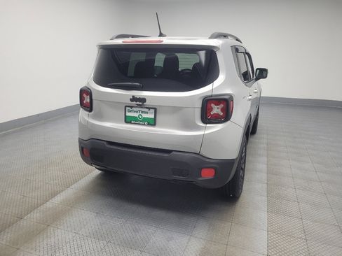 Used 2017 Jeep Renegade Altitude image 7