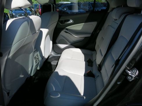 Used 2020 Mercedes-Benz GLA 250 4MATIC image 15
