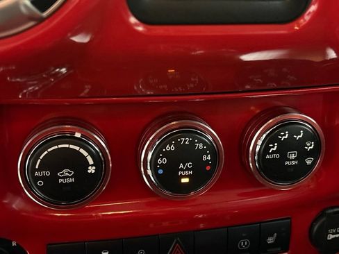 Used 2016 Jeep Wrangler Unlimited Rubicon AWD/4WD image 21