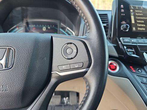 Used 2024 Honda Odyssey EX-L image 18