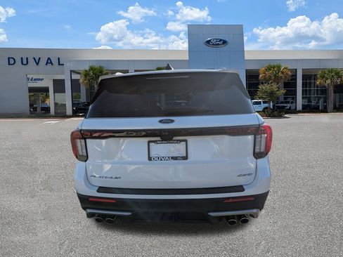 Used 2025 Ford Explorer Platinum w/ Ultimate Package image 5