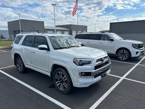 Used 2024 Toyota 4Runner Limited AWD/4WD image 7