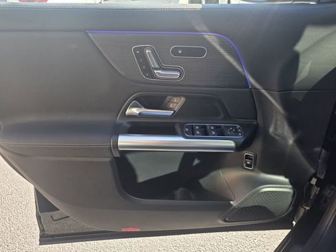 Certified 2025 Mercedes-Benz GLA 250 4MATIC image 33