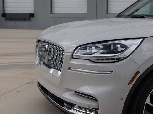 Used 2021 Lincoln Aviator Reserve w/ Equipment Group 202A AWD/4WD image 13