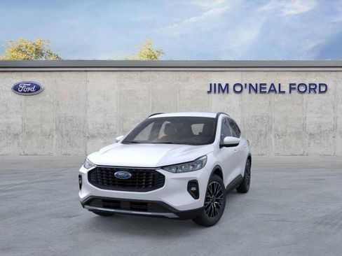 New 2024 Ford Escape SE FWD image 2