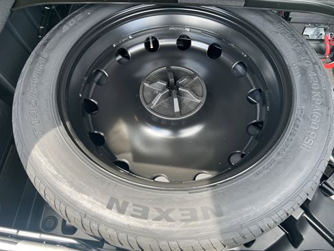 Certified 2025 Mercedes-Benz GLC 300 GLC 300 image 15