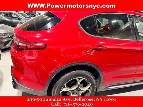 Used 2022 Alfa Romeo Stelvio Ti image 8