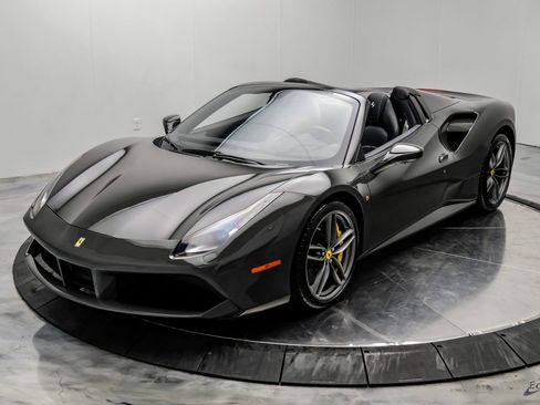 Used 2018 Ferrari 488 Spider RWD image 7