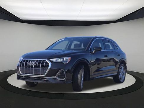 Used 2020 Audi Q3 2.0T Premium image 3