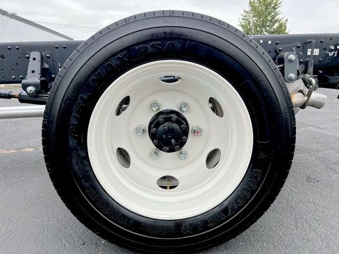 New 2025 Chevrolet Low Cab Forward image 17