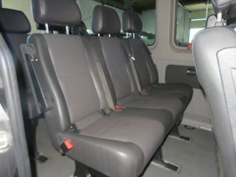 Used 2016 Mercedes-Benz Sprinter 2500 image 23