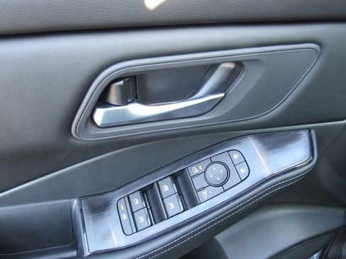 New 2026 Nissan Rogue SV image 11