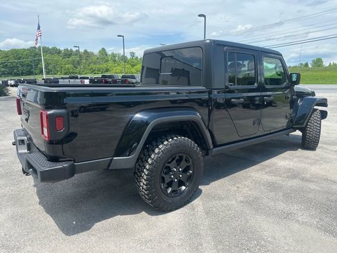 Used 2023 Jeep Gladiator Sport AWD/4WD image 5