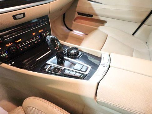 Used 2017 BMW 550i Gran Turismo xDrive image 20