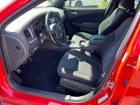 Used 2020 Dodge Charger SXT w/ Blacktop Package RWD image 2