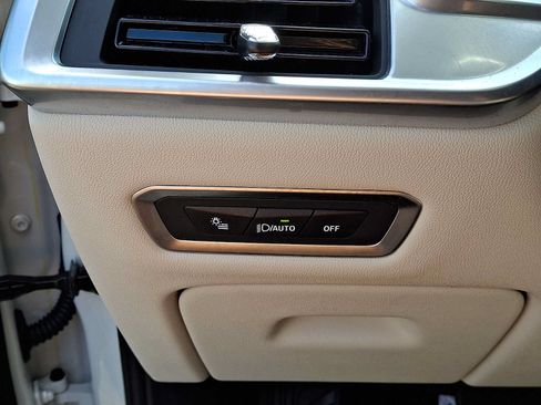Used 2024 BMW X7 xDrive40i w/ Executive Package AWD/4WD image 27