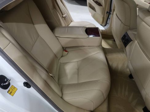 Used 2012 Lexus LS 460 w/ Comfort Pkg RWD image 14