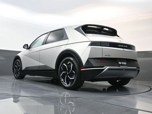 Certified 2024 Hyundai Ioniq 5 SEL image 18