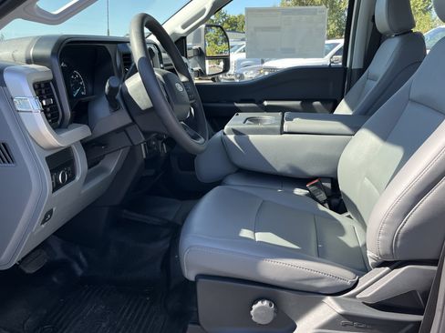 New 2026 Ford F550 4x4 Crew Cab Super Duty image 13