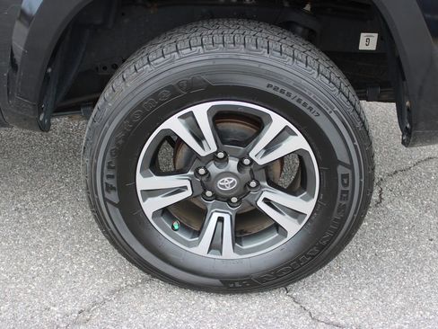 Used 2019 Toyota Tacoma TRD Sport image 42