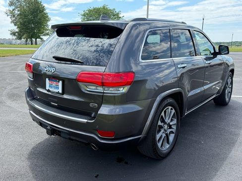 Used 2018 Jeep Grand Cherokee Overland AWD/4WD image 4