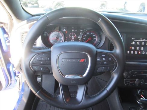 Used 2018 Dodge Charger SXT w/ Blacktop Package image 17