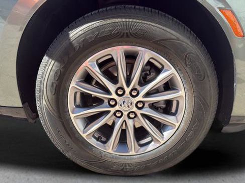 Used 2023 Buick Enclave Essence FWD image 12
