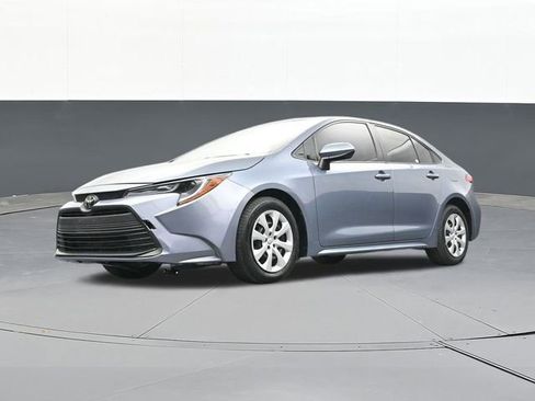 Used 2023 Toyota Corolla LE w/ Carpet Mat Package (TMS) image 51