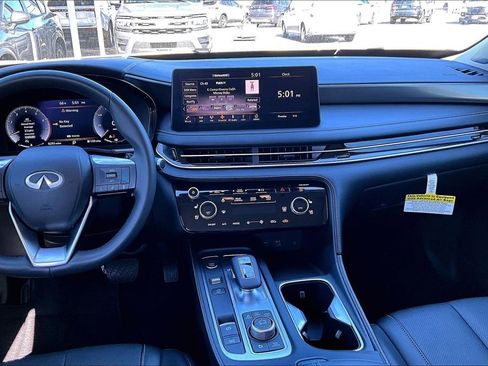 Certified 2025 INFINITI QX60 Luxe w/ Vision Package FWD image 8