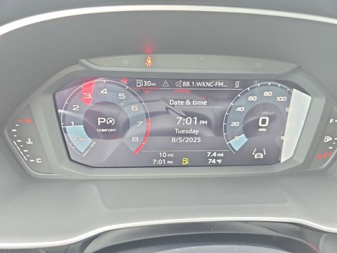 New 2025 Audi Q3 2.0T Premium image 17