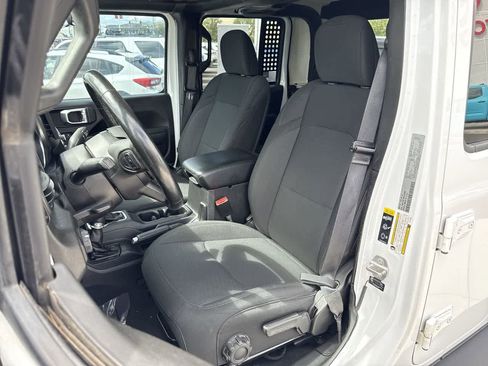 Used 2021 Jeep Gladiator Sport AWD/4WD image 11