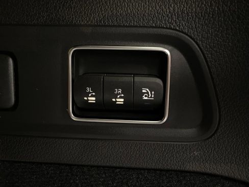 New 2026 Mercedes-Benz GLS 450 4MATIC image 7