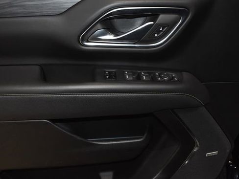 Used 2023 GMC Yukon XL SLT image 30