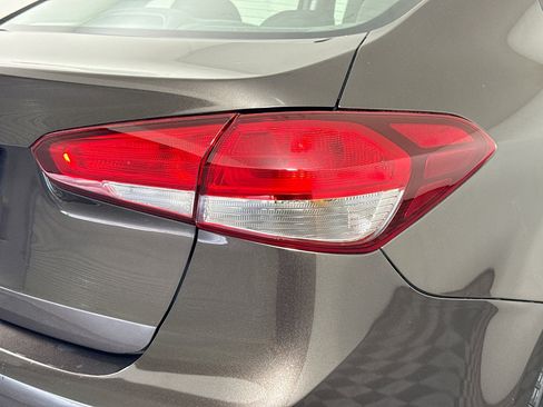 Used 2017 Kia Forte LX FWD image 32