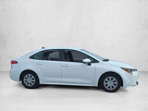 Used 2022 Toyota Corolla L image 4