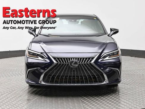 Used 2019 Lexus ES 350 Ultra Luxury image 2