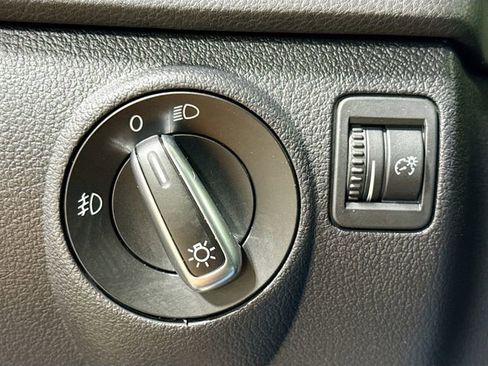 Used 2014 Volkswagen Tiguan SEL image 12