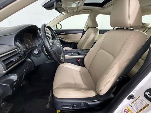 Used 2019 Lexus IS 300 AWD image 6