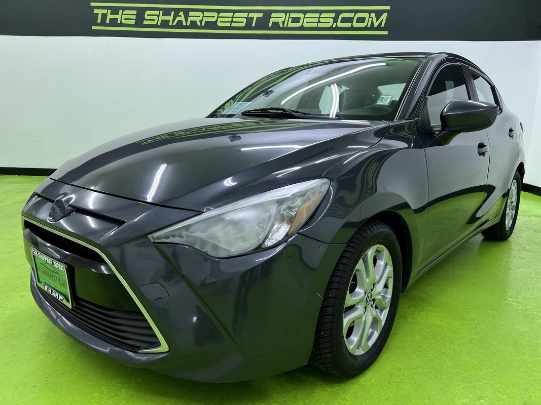 Used 2016 Scion iA FWD image 5