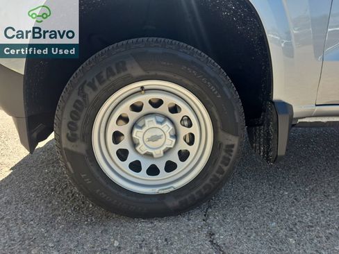 Used 2024 Chevrolet Colorado W/T RWD image 2