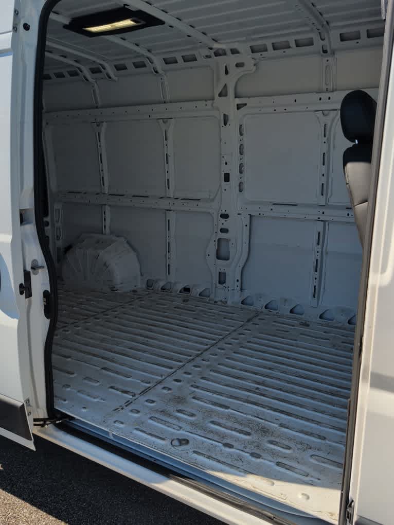 Used 2024 RAM ProMaster 2500 w/ Convenience Group FWD image 18