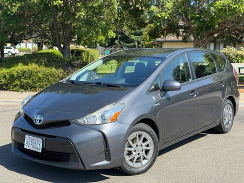 Used 2017 Toyota Prius V Two w/ Carpet Mat Package FWD image 1