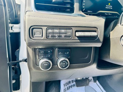 Used 2022 GMC Yukon Denali AWD/4WD image 19