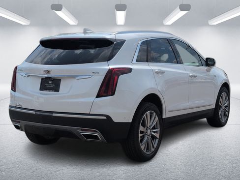 Certified 2025 Cadillac XT5 Premium Luxury w/ Technology Package FWD image 7
