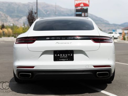 Used 2018 Porsche Panamera 4 AWD/4WD image 33