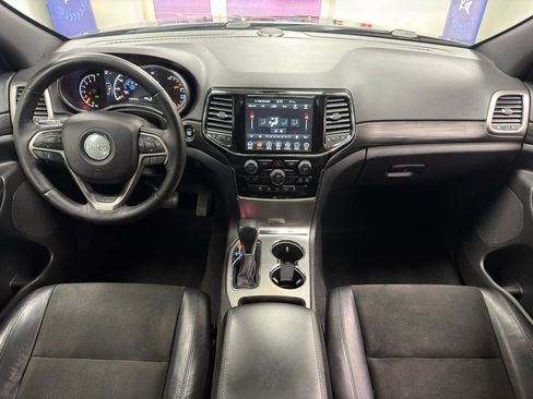 Used 2019 Jeep Grand Cherokee Altitude image 29