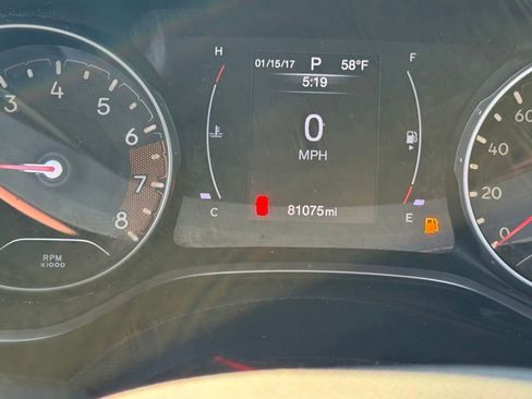 Used 2019 Jeep Compass Latitude FWD image 12
