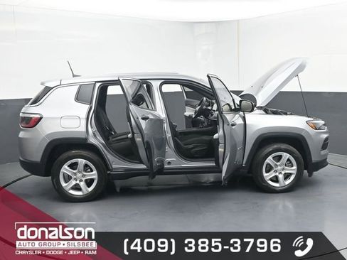 Used 2024 Jeep Compass Sport image 21