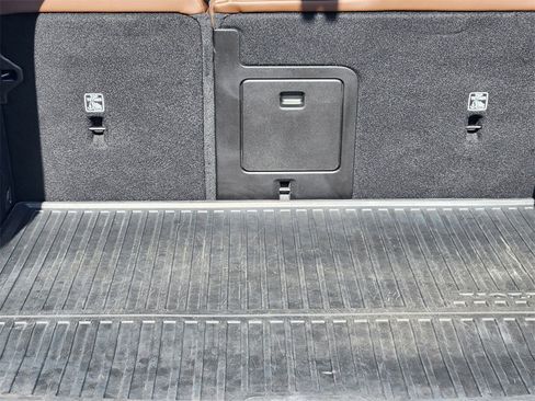 Used 2023 Volvo XC60 T8 Ultimate image 23