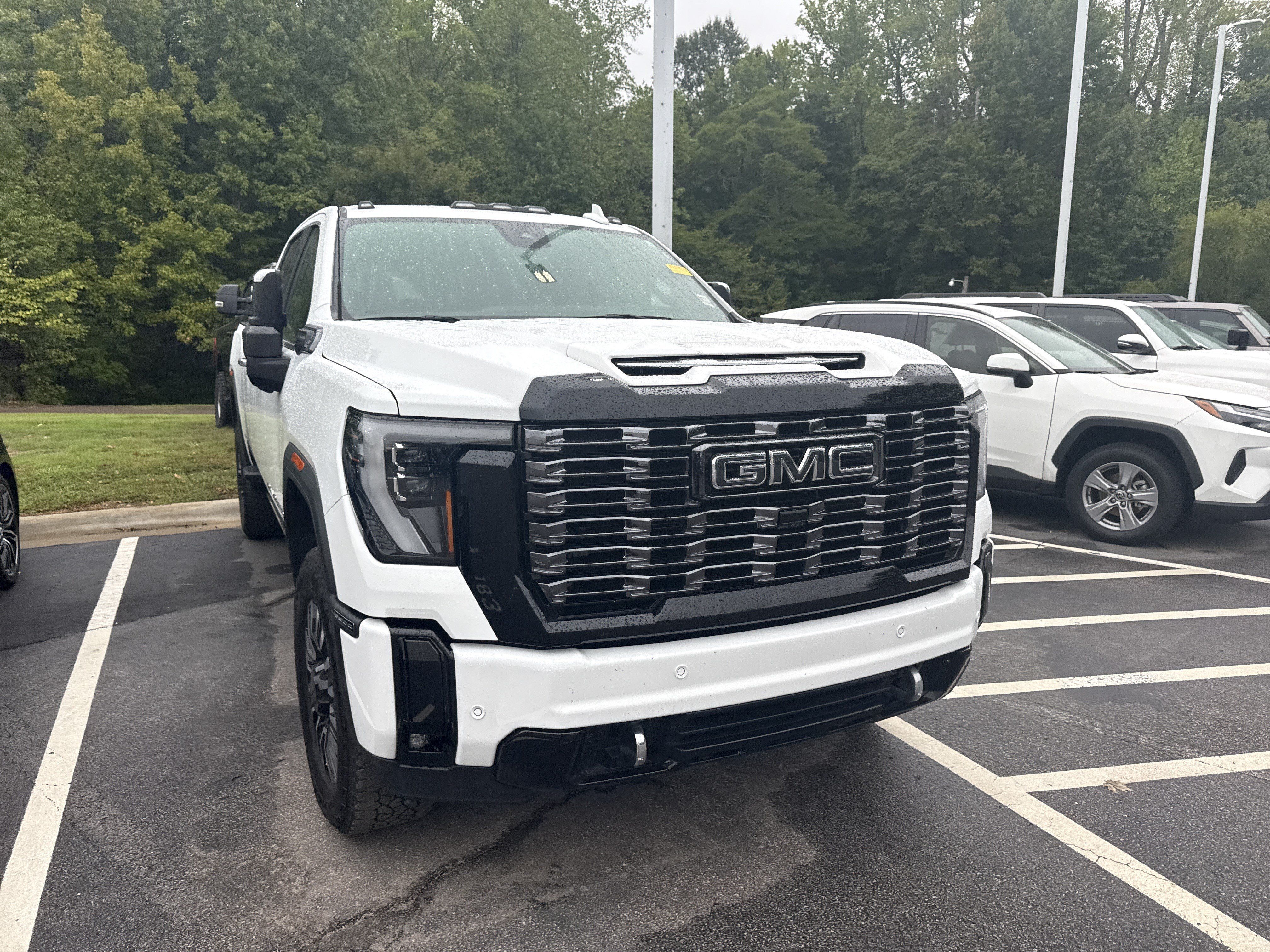 Used 2026 GMC Sierra 2500 Denali Ultimate AWD/4WD image 3